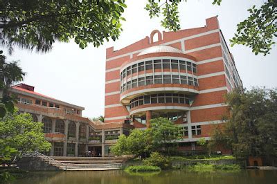 華中大學